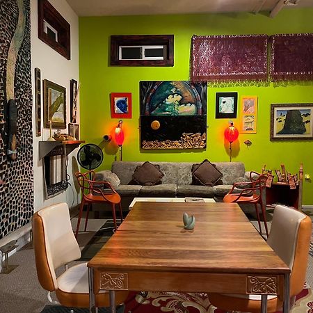 Space Castle: A 1950S Gas Station Transformed Into An Art Themed Wonderland Truth or Consequences Exteriör bild